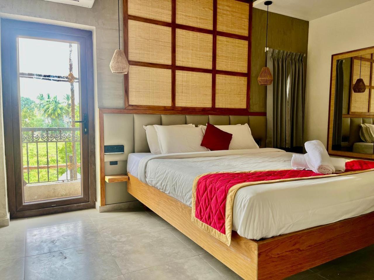 Hotel Castle Manor - Auroville Beach Pondicherry Exterior foto