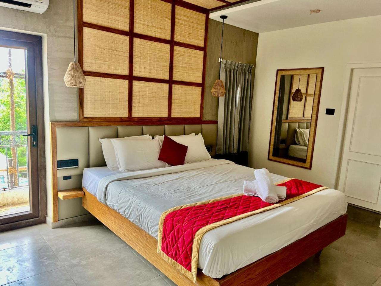 Hotel Castle Manor - Auroville Beach Pondicherry Exterior foto